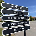 Anchor - Part Of The The Bay Village With Pool, Gym And Direct Access, Pub, Restaurant, Tennis And Meadows Walks Casa de Férias