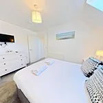 Anchor - Part Of The The Bay Village With Pool, Gym And Direct Access, Pub, Restaurant, Tennis And Meadows Walks * Filey