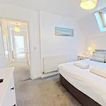 Holiday home Anchor - Part Of The The Bay Village With Pool, Gym And Direct Access, Pub, Restaurant, Tennis And Meadows Walks Filey