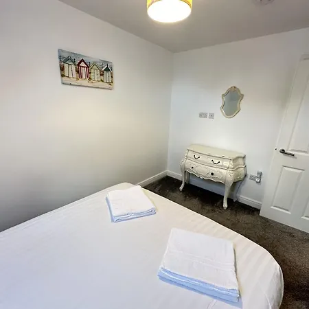 Anchor - Part Of The The Bay Village With Pool, Gym And Direct Access, Pub, Restaurant, Tennis And Meadows Walks * 파일리