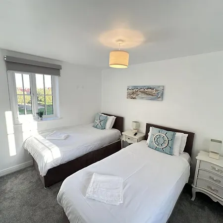 Anchor - Part Of The The Bay Village With Pool, Gym And Direct Access, Pub, Restaurant, Tennis And Meadows Walks