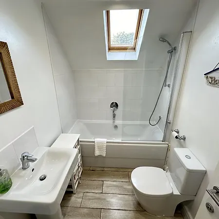 Anchor - Part Of The The Bay Village With Pool, Gym And Direct Access, Pub, Restaurant, Tennis And Meadows Walks