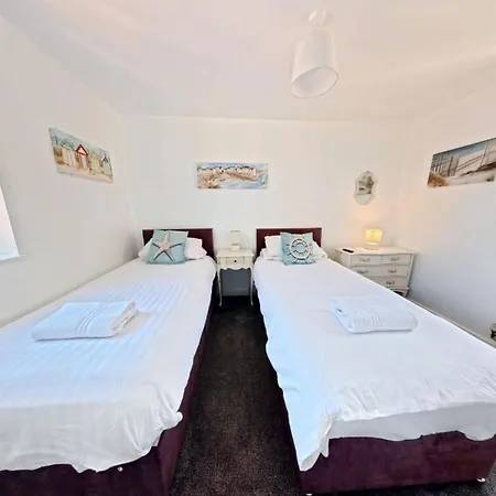 Anchor - Part Of The The Bay Village With Pool, Gym And Direct Access, Pub, Restaurant, Tennis And Meadows Walks 펜션 *