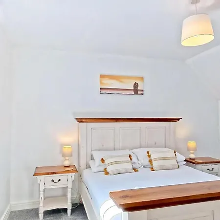 Anchor - Part Of The The Bay Village With Pool, Gym And Direct Access, Pub, Restaurant, Tennis And Meadows Walks *